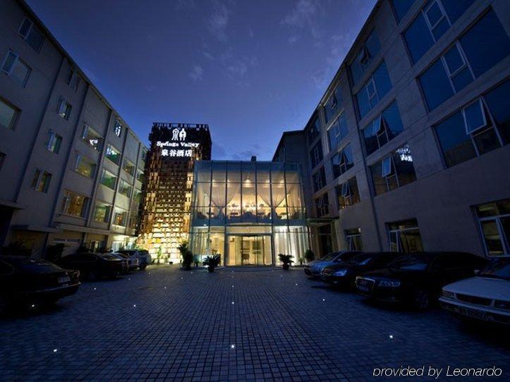 Beijing Springs Valley Hotel Exterior photo