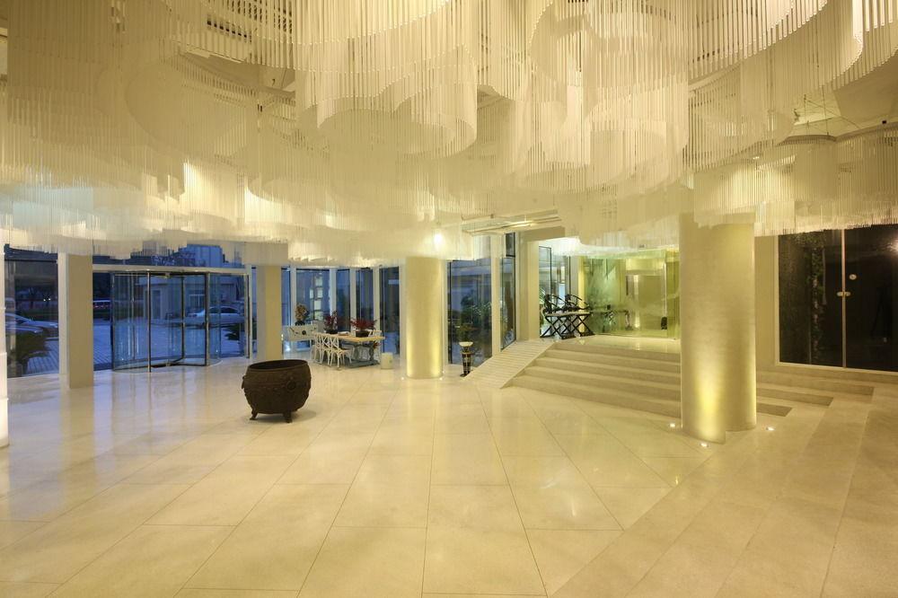 Beijing Springs Valley Hotel Exterior photo