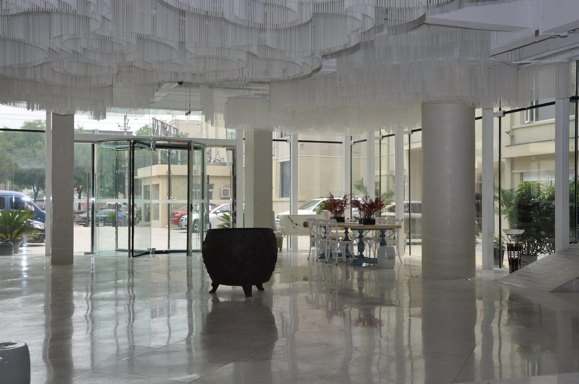 Beijing Springs Valley Hotel Exterior photo