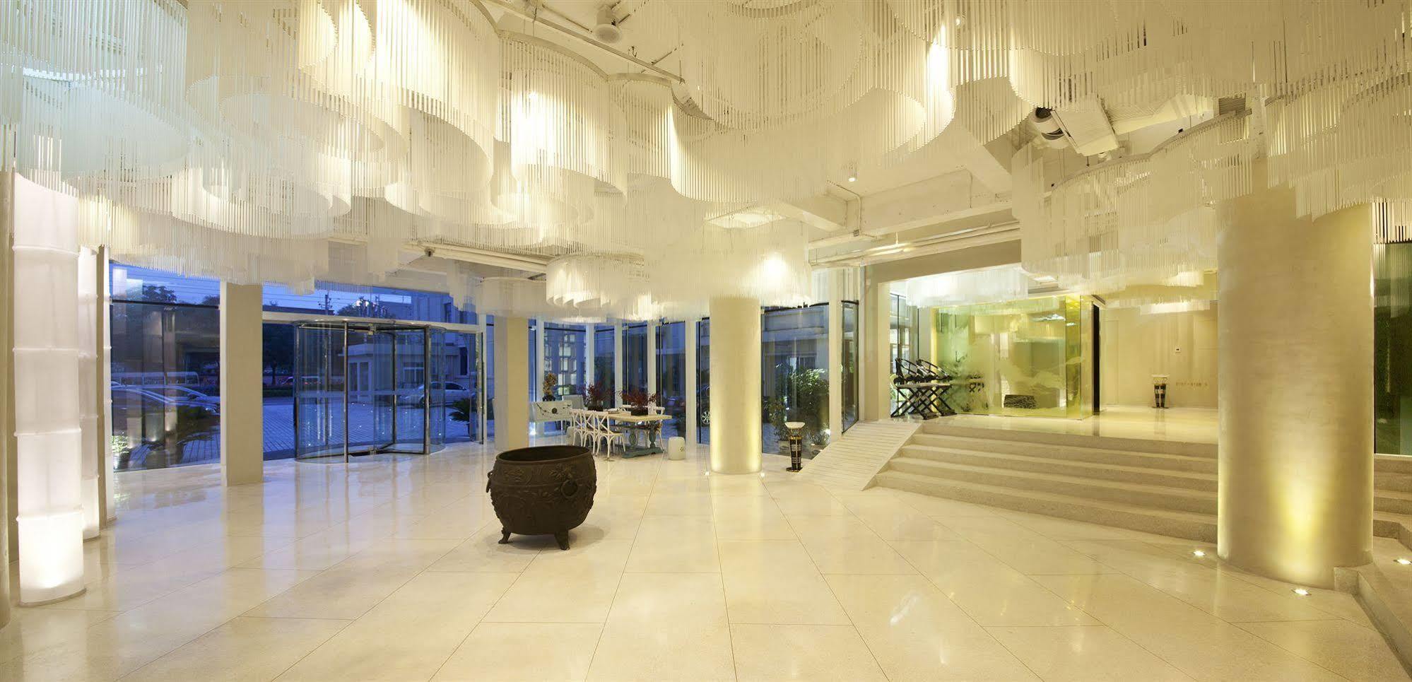 Beijing Springs Valley Hotel Exterior photo